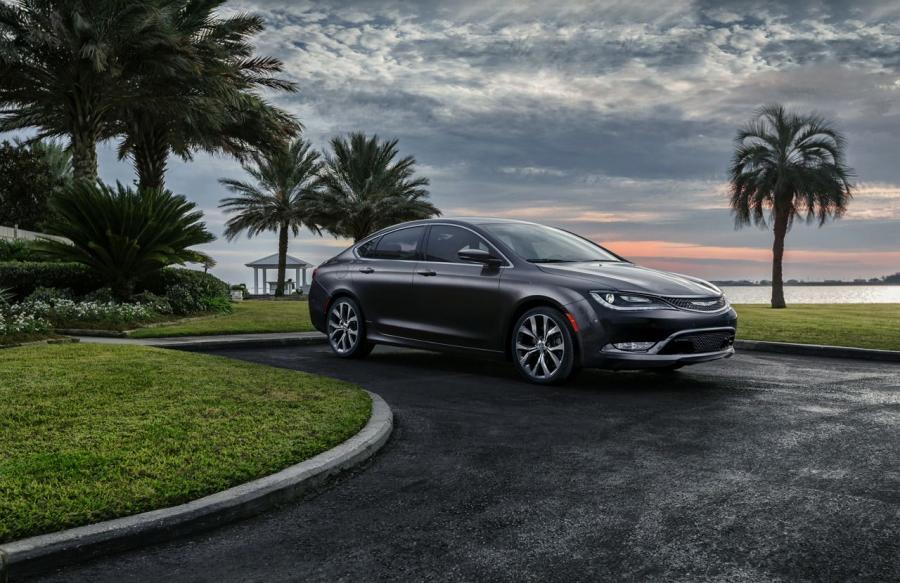  Chrysler 200 2015 года  (фото 57 из 207)
